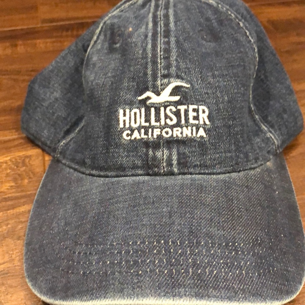 American eagle and Hollister hats